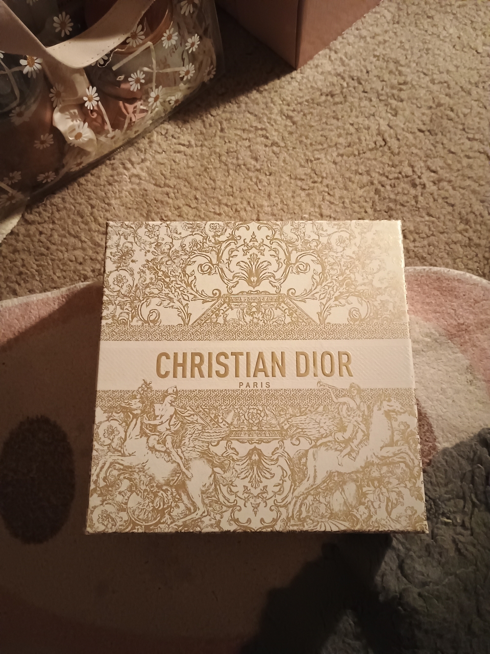 Christian Dior Decorative Storage Box in Ivory and Gold Toile - Picture 6 of 6